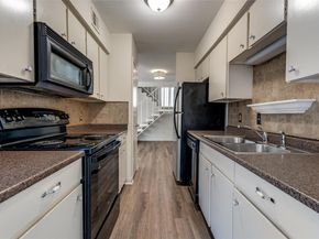 6910 Hart LN 807, Austin TX 78731