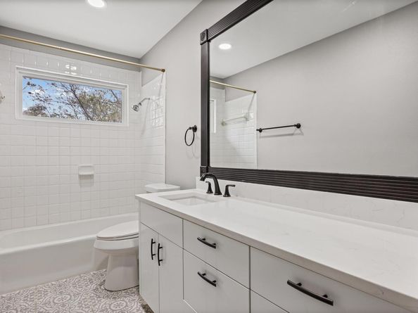 8207 Beaver Brook LN, Austin TX 78748