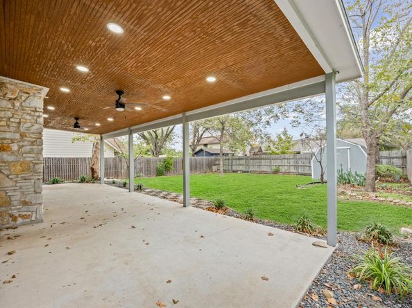 8207 Beaver Brook LN, Austin TX 78748