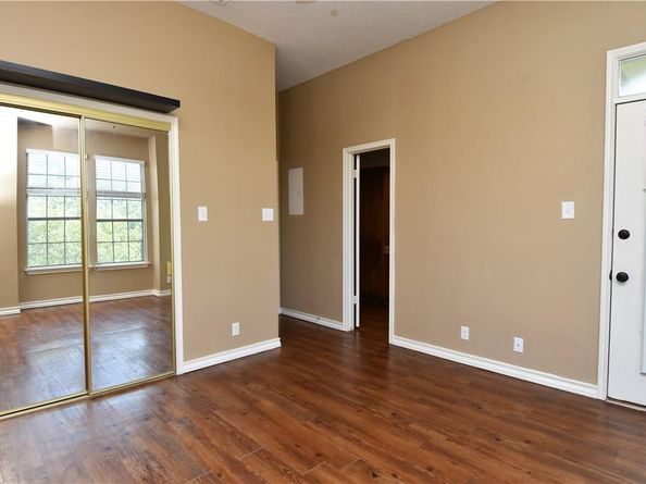 914 W 26th ST 304, Austin TX 78705