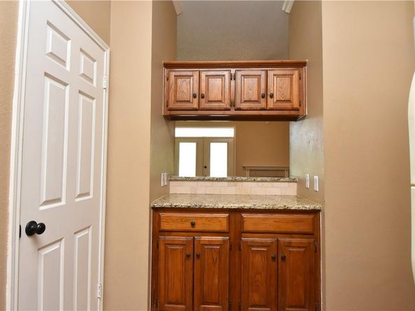 914 W 26th ST 304, Austin TX 78705