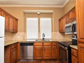 914 W 26th ST 304, Austin TX 78705