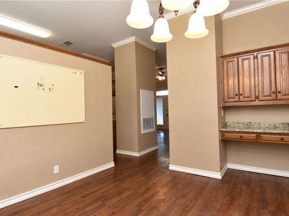 914 W 26th ST 304, Austin TX 78705