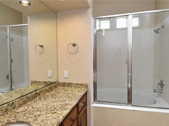 914 W 26th ST 304, Austin TX 78705