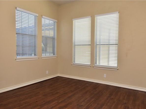 914 W 26th ST 304, Austin TX 78705