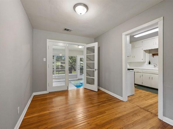 2605 W 49th ST, Austin TX 78731