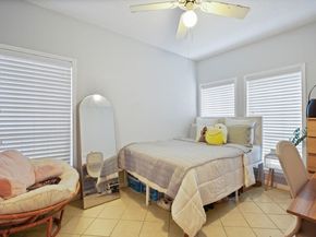 715 22 1/2 St 101, Austin TX 78705