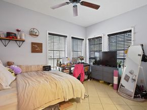 715 22 1/2 St 101, Austin TX 78705