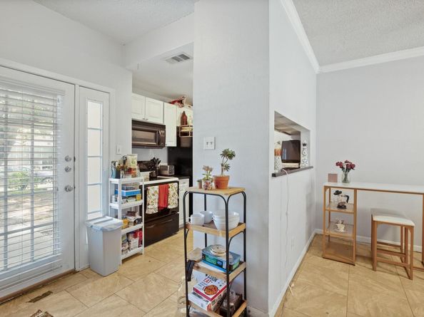 715 22 1/2 St 101, Austin TX 78705