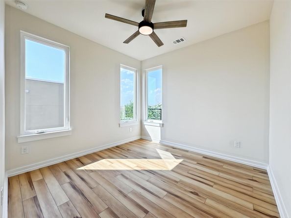 2309 Montopolis DR 8, Austin TX 78741