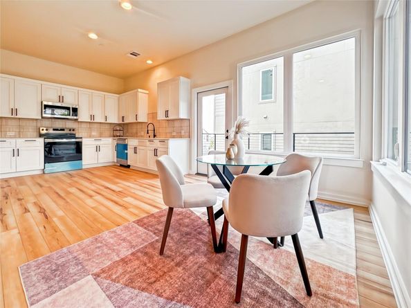 2309 Montopolis DR 8, Austin TX 78741