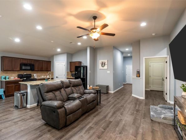 2612 American DR, Lago Vista TX 78645