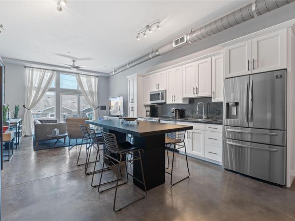 2124 E 6th ST 319, Austin TX 78702