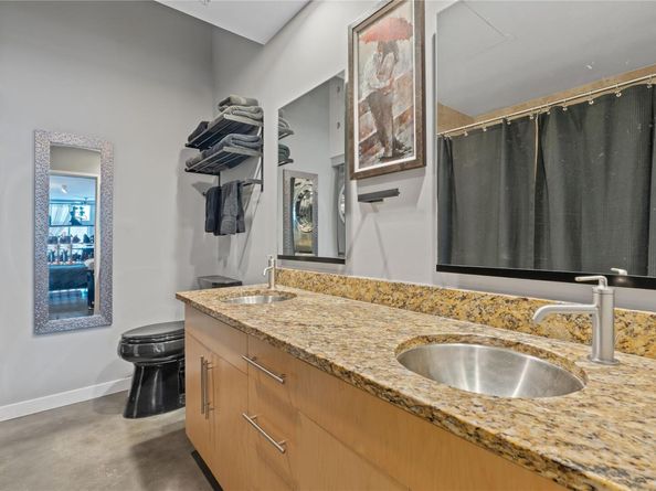 2124 E 6th ST 319, Austin TX 78702