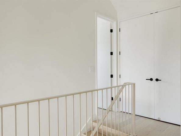 2206 Holly ST 2, Austin TX 78702
