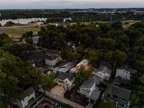 2206 Holly ST 2, Austin TX 78702