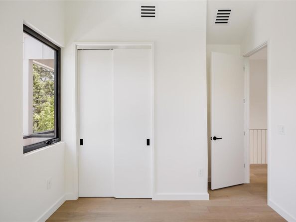 2206 Holly ST 2, Austin TX 78702