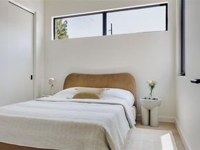 2206 Holly ST 2, Austin TX 78702
