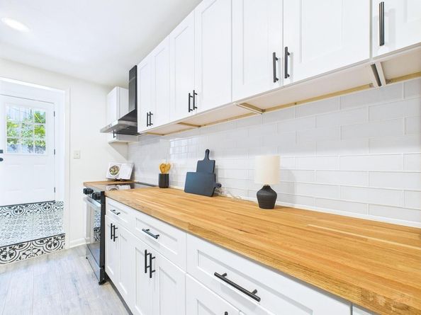 6108 Shadow Valley DR B, Austin TX 78731