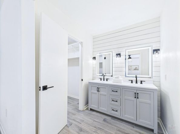 6108 Shadow Valley DR B, Austin TX 78731