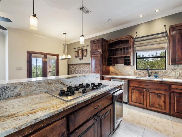 201 Cowal DR N, Spicewood TX 78669