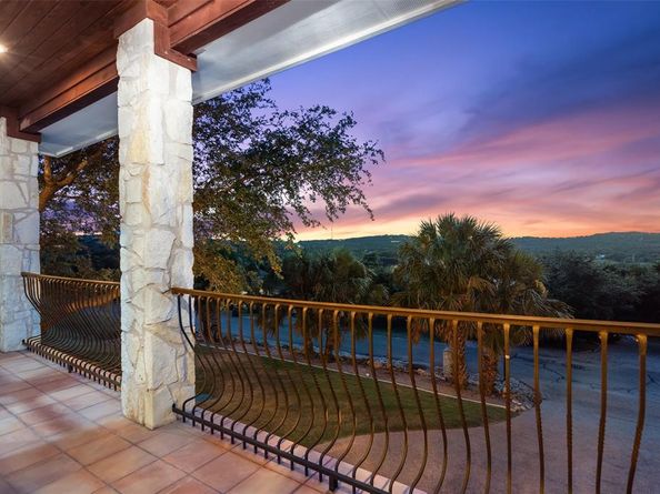 201 Cowal DR N, Spicewood TX 78669