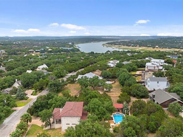 201 Cowal DR N, Spicewood TX 78669