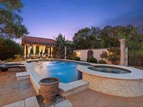 201 Cowal DR N, Spicewood TX 78669