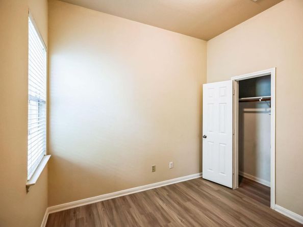 220 Valona LOOP, Round Rock TX 78681