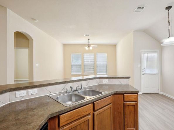 220 Valona LOOP, Round Rock TX 78681