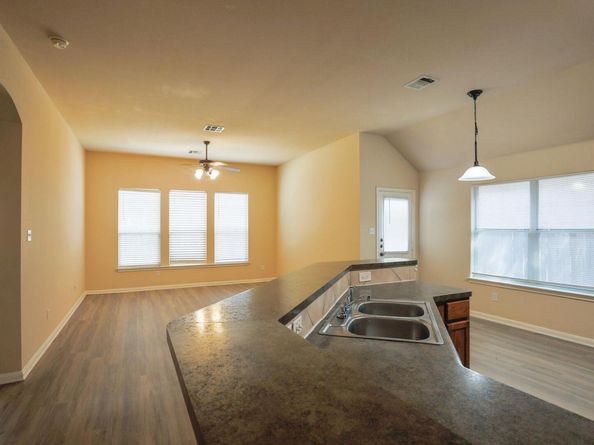 220 Valona LOOP, Round Rock TX 78681