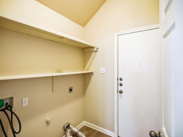 220 Valona LOOP, Round Rock TX 78681