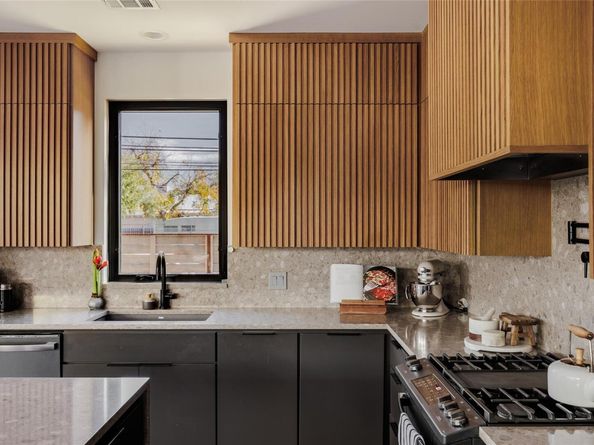 108 Comal ST, Austin TX 78702