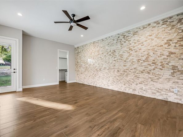112 Venture BLVD S, Point Venture TX 78645