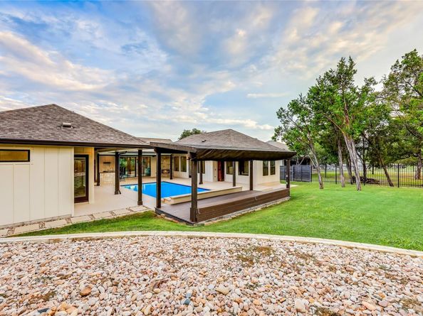 112 Venture BLVD S, Point Venture TX 78645