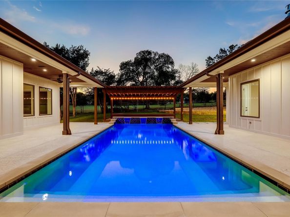 112 Venture BLVD S, Point Venture TX 78645