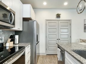 18812 Nicklaus DR, Point Venture TX 78645