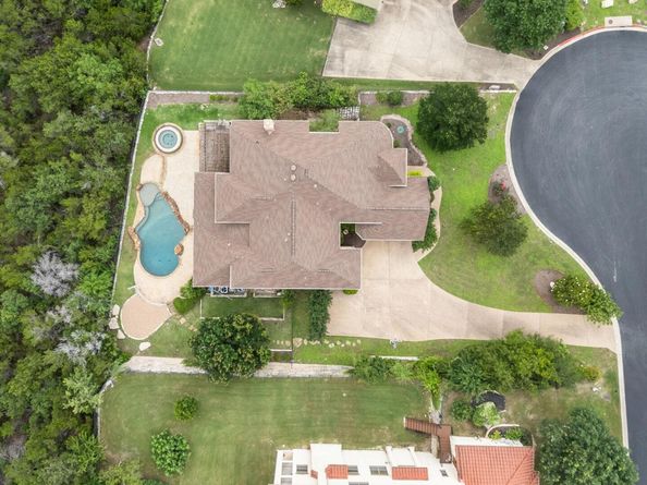 121 Burgess LN, Austin TX 78738