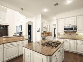 121 Burgess LN, Austin TX 78738