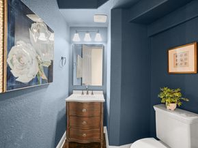 121 Burgess LN, Austin TX 78738