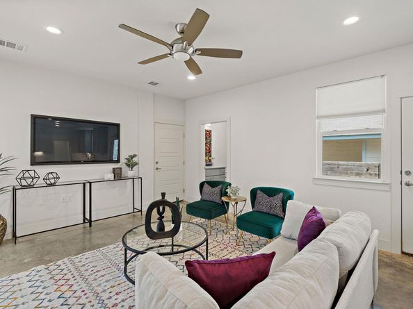 7301 Providence Ave A, Austin TX 78752