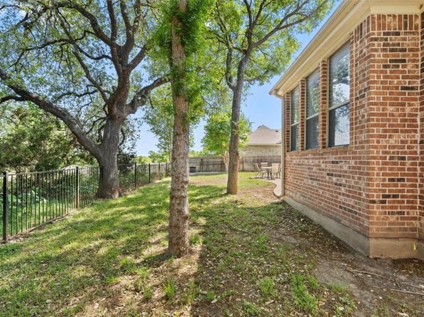 304 Las Colinas DR, Georgetown TX 78628
