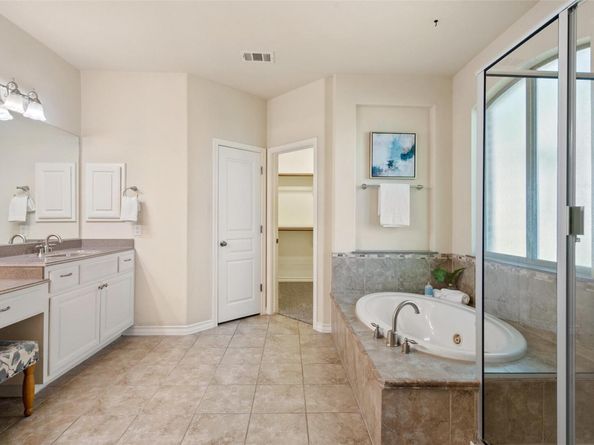 304 Las Colinas DR, Georgetown TX 78628