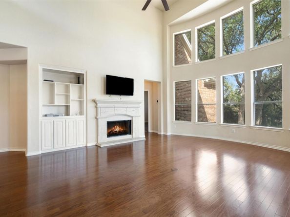 304 Las Colinas DR, Georgetown TX 78628