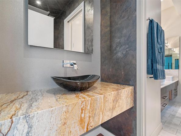 210 Lavaca ST 2203, Austin TX 78701