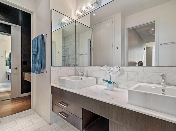 210 Lavaca ST 2203, Austin TX 78701