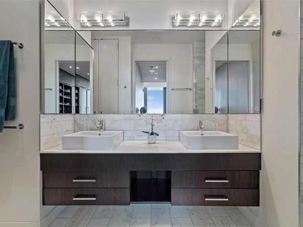 210 Lavaca ST 2203, Austin TX 78701