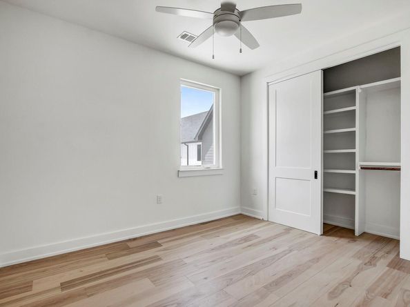 4127 E 12th ST 4, Austin TX 78721