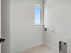 4127 E 12th ST 4, Austin TX 78721