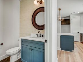 4127 E 12th ST 4, Austin TX 78721